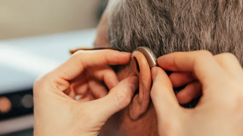 تجویز سمعک خانگی با قلهک